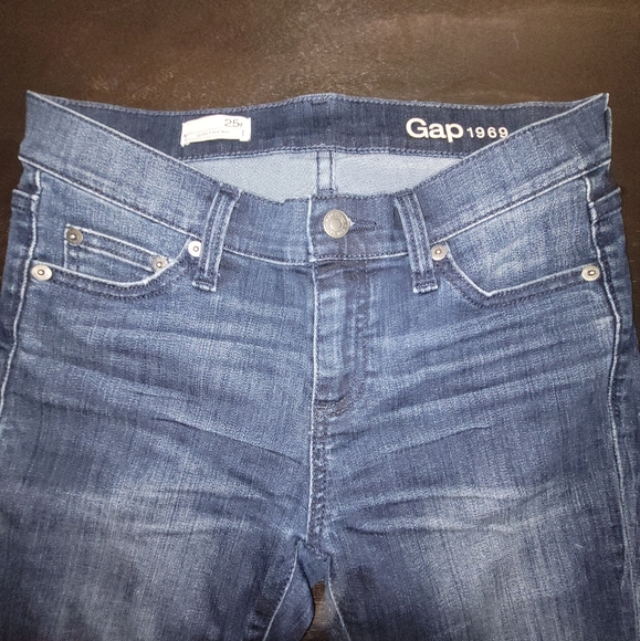 Gap Authentic 1969 Girlfriend jeans - Picture 5 of 15